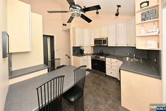 15 Carter Street, Norwood, NJ 07648