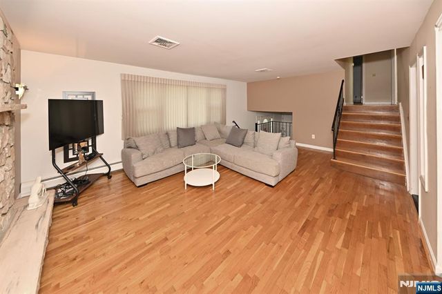 15 Carter Street, Norwood, NJ 07648
