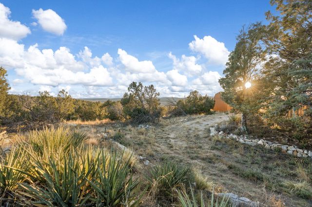 23 Sendero Cresta, Edgewood, NM 87015