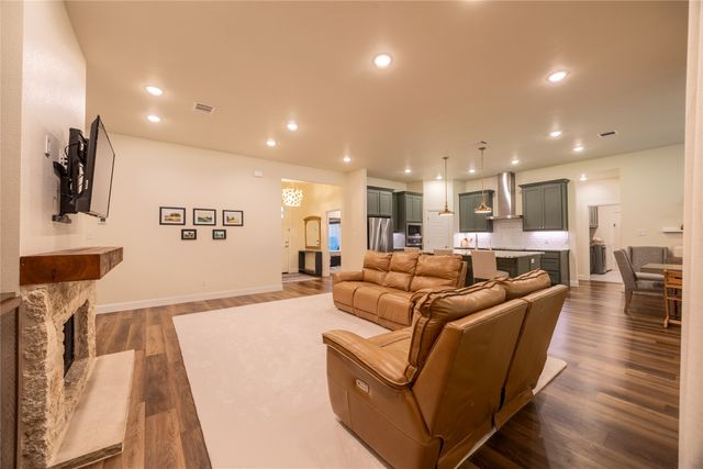 354 Glade Valley, Azle, TX 76020