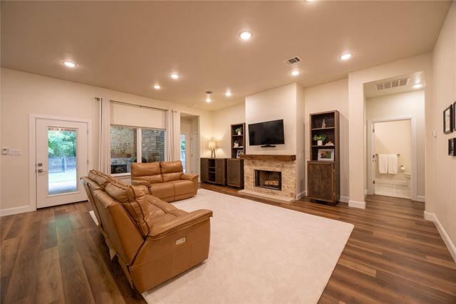 354 Glade Valley, Azle, TX 76020