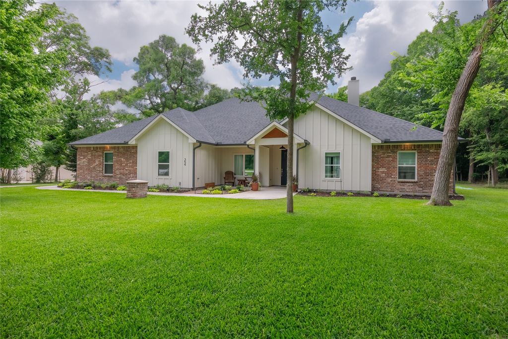 354 Glade Valley, Azle, TX 76020