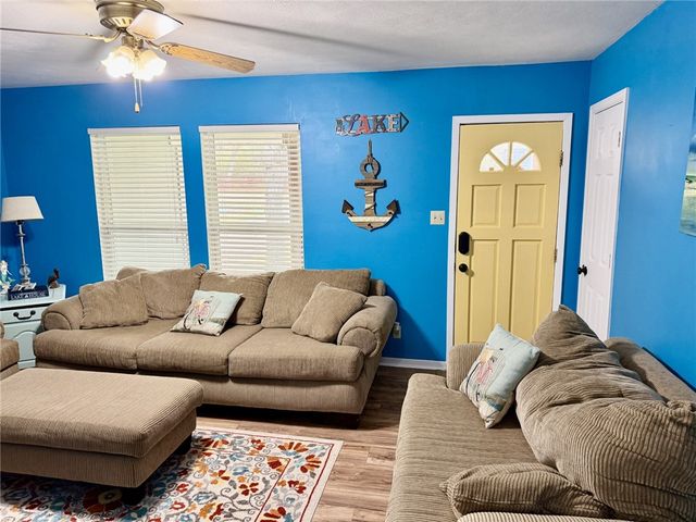 712 Tanglewood Drive, Somerville, TX 77879