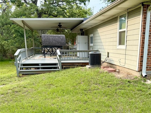 712 Tanglewood Drive, Somerville, TX 77879