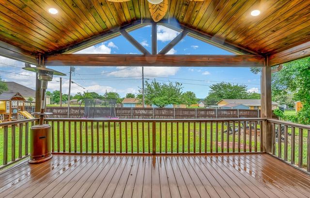 902 S Avenue L, Clifton, TX 76634