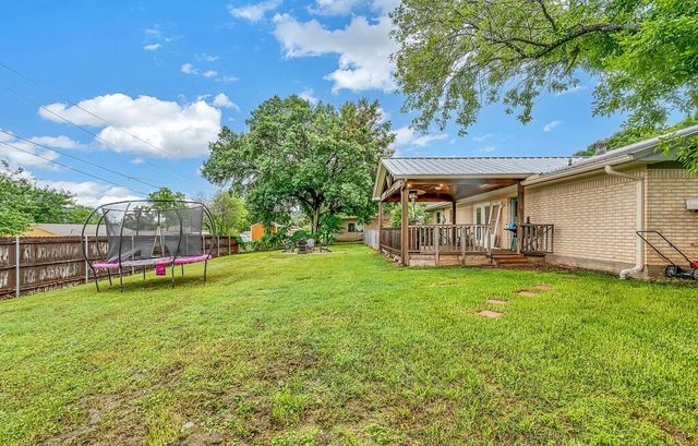 902 S Avenue L, Clifton, TX 76634