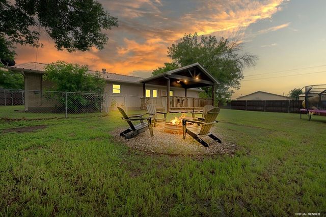 902 S Avenue L, Clifton, TX 76634
