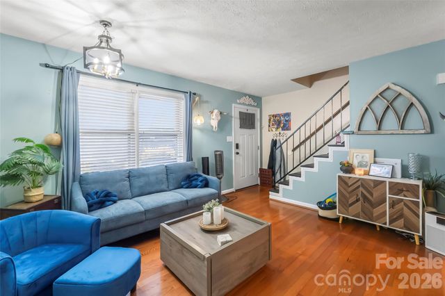 224 14th Avenue SE C, Hickory, NC 28602
