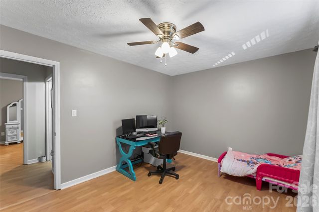 224 14th Avenue SE C, Hickory, NC 28602