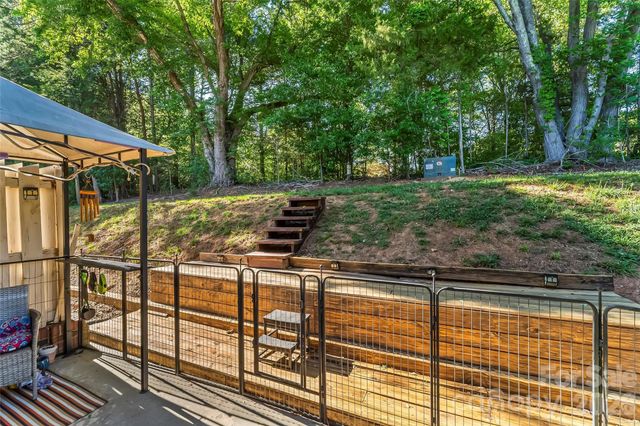 224 14th Avenue SE C, Hickory, NC 28602