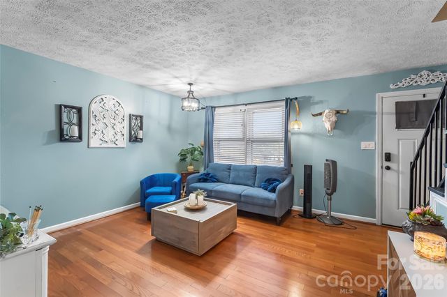 224 14th Avenue SE C, Hickory, NC 28602