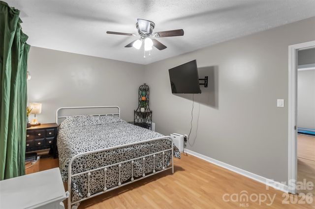 224 14th Avenue SE C, Hickory, NC 28602