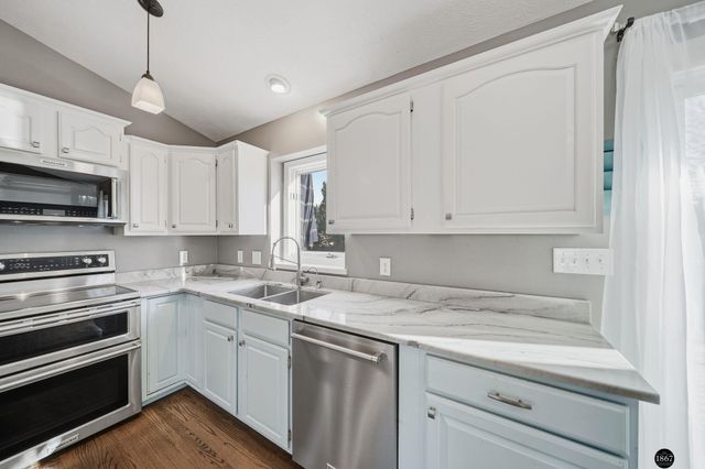 6740 Stephanie Lane, Lincoln, NE 68516