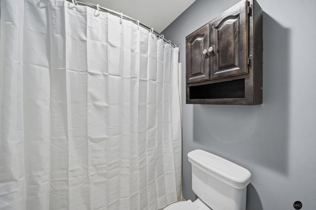 6740 Stephanie Lane, Lincoln, NE 68516