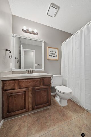 6740 Stephanie Lane, Lincoln, NE 68516