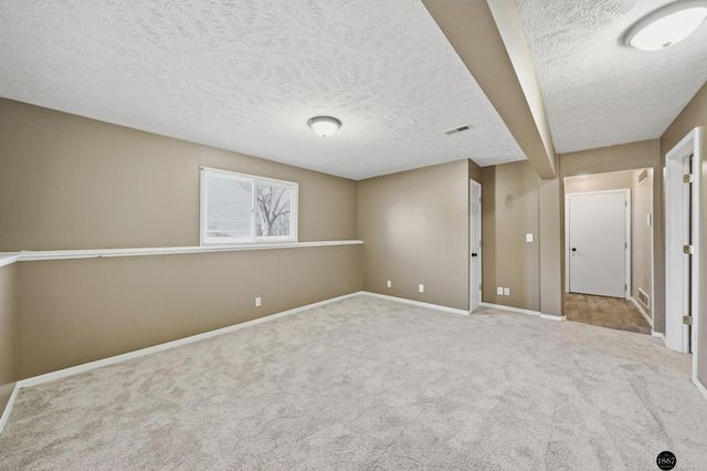 6740 Stephanie Lane, Lincoln, NE 68516