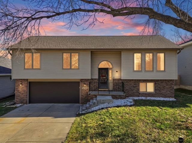 6740 Stephanie Lane, Lincoln, NE 68516