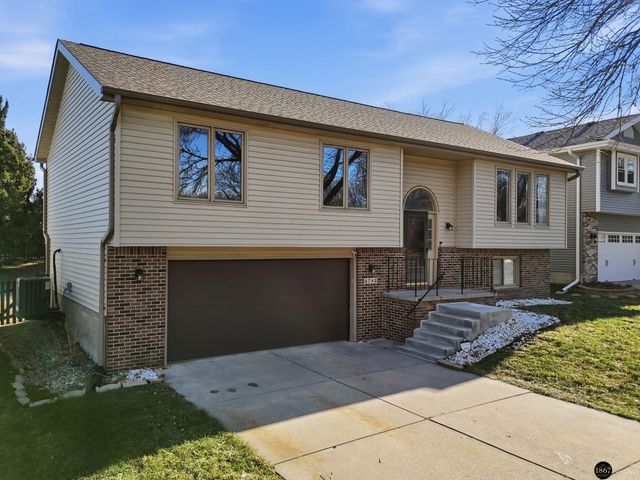 6740 Stephanie Lane, Lincoln, NE 68516