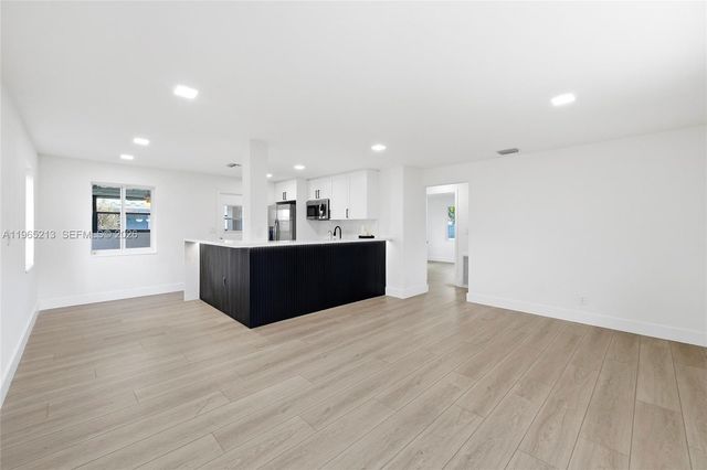 921 N 32nd Ave, Hollywood, FL 33021