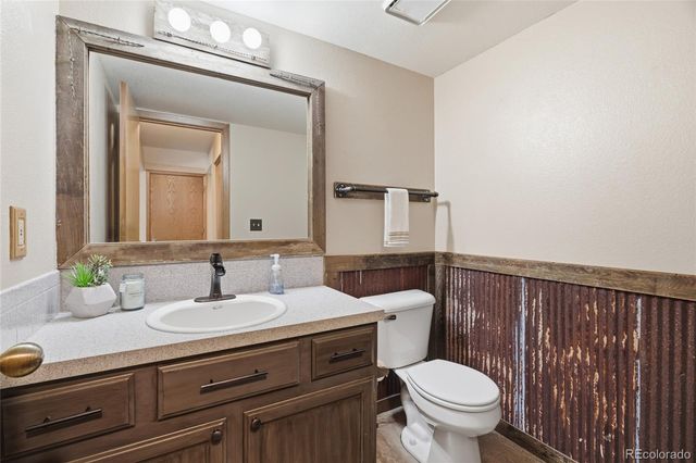 2201 Stuart Street, Longmont, CO 80501