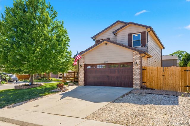 2201 Stuart Street, Longmont, CO 80501