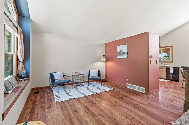 2201 Stuart Street, Longmont, CO 80501