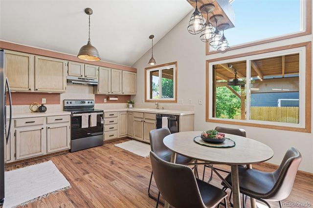 2201 Stuart Street, Longmont, CO 80501