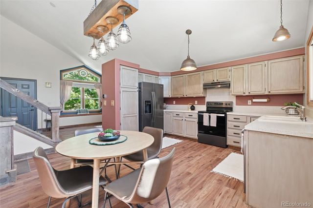 2201 Stuart Street, Longmont, CO 80501