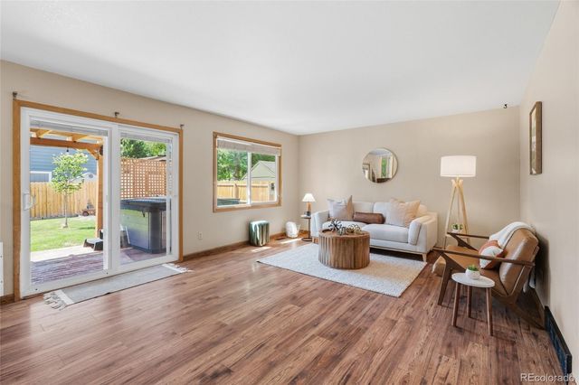 2201 Stuart Street, Longmont, CO 80501