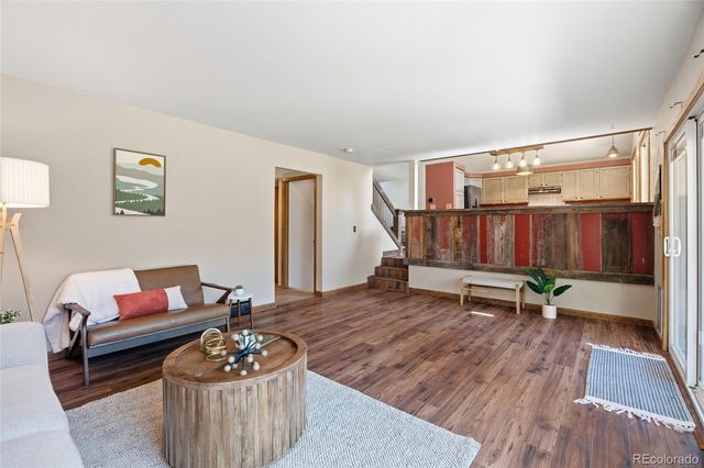 2201 Stuart Street, Longmont, CO 80501