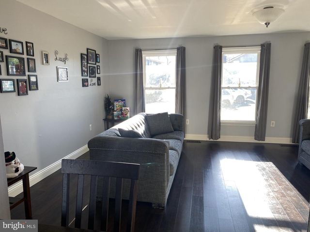 9 BIRCH CT, Blackwood, NJ 08012