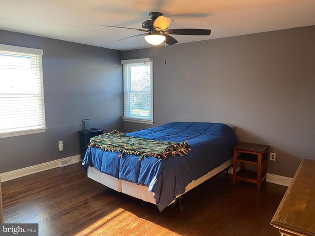 9 BIRCH CT, Blackwood, NJ 08012