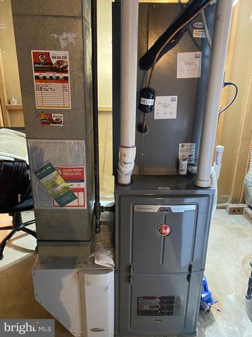 9 BIRCH CT, Blackwood, NJ 08012