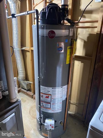 9 BIRCH CT, Blackwood, NJ 08012