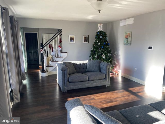 9 BIRCH CT, Blackwood, NJ 08012