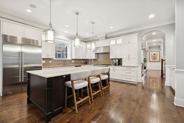 4740 N Hermitage Avenue, Chicago, IL 60640