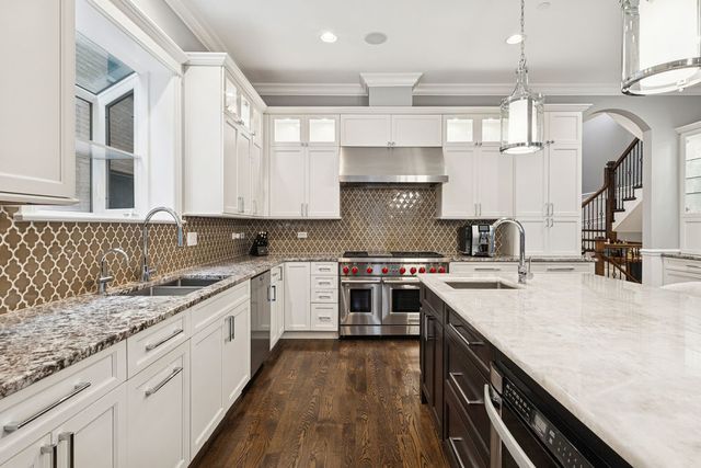 4740 N Hermitage Avenue, Chicago, IL 60640