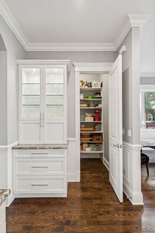 4740 N Hermitage Avenue, Chicago, IL 60640