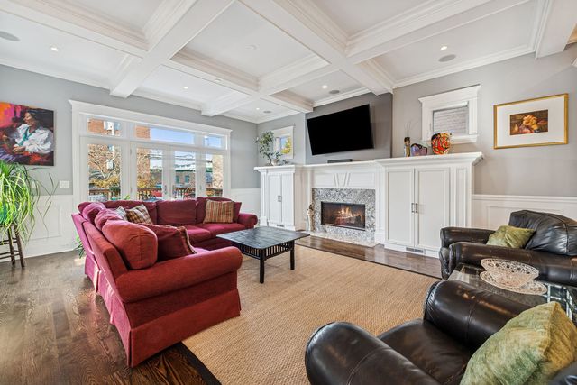 4740 N Hermitage Avenue, Chicago, IL 60640