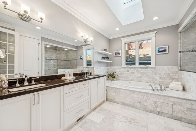 4740 N Hermitage Avenue, Chicago, IL 60640