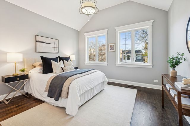 4740 N Hermitage Avenue, Chicago, IL 60640