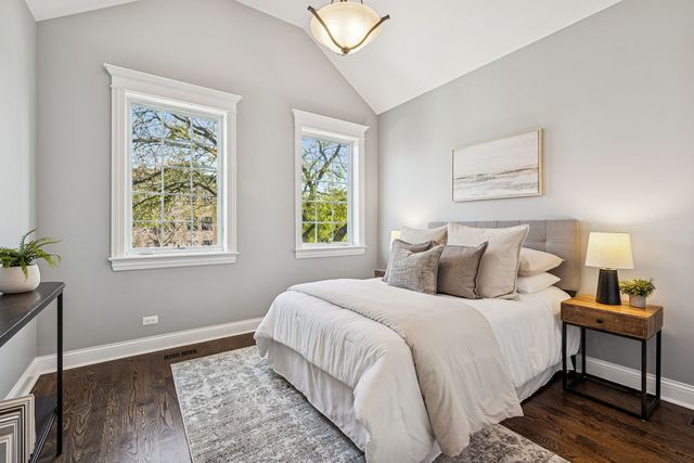 4740 N Hermitage Avenue, Chicago, IL 60640