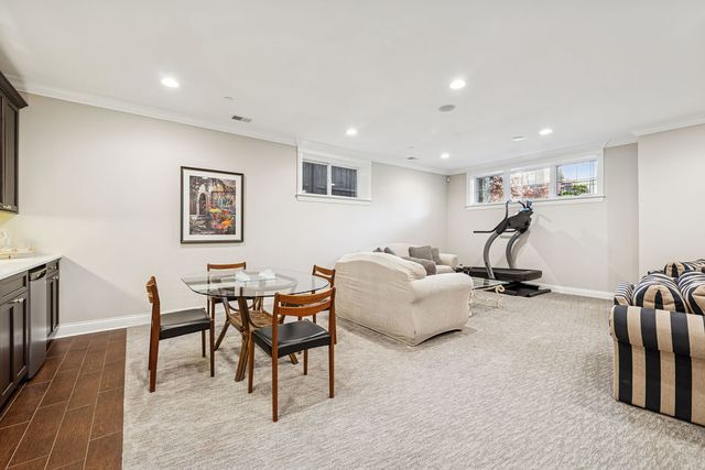 4740 N Hermitage Avenue, Chicago, IL 60640