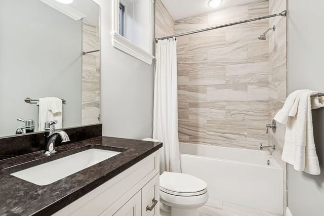 4740 N Hermitage Avenue, Chicago, IL 60640