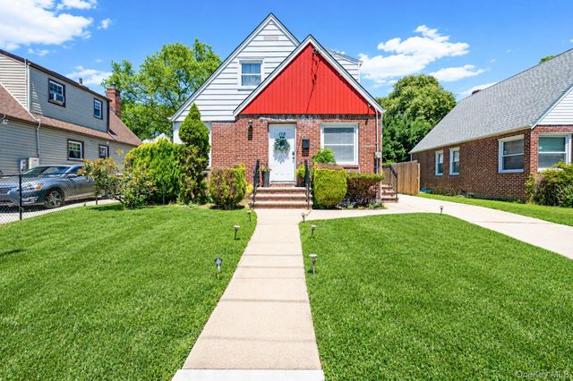 115 Wellington Street, Hempstead, NY 11550