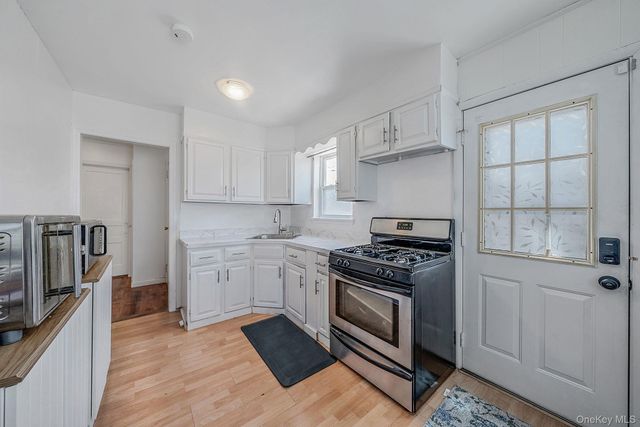 115 Wellington Street, Hempstead, NY 11550