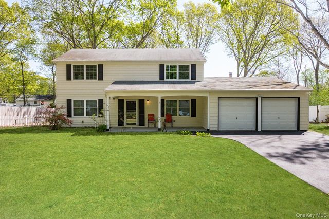 35 Spencer Lane, Stony Brook, NY 11790