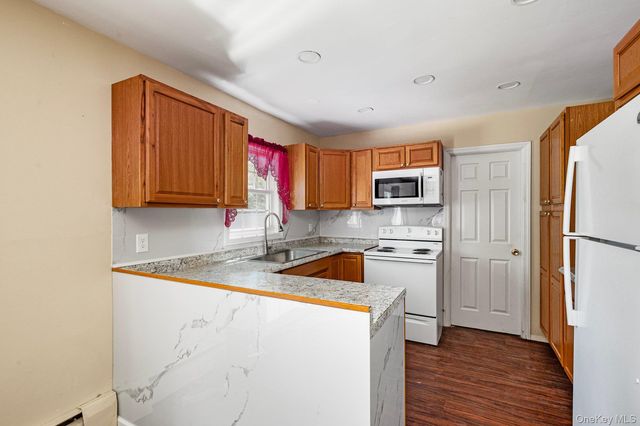 35 Spencer Lane, Stony Brook, NY 11790