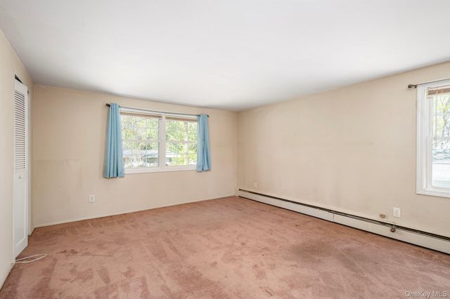 35 Spencer Lane, Stony Brook, NY 11790