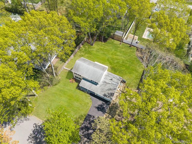 35 Spencer Lane, Stony Brook, NY 11790